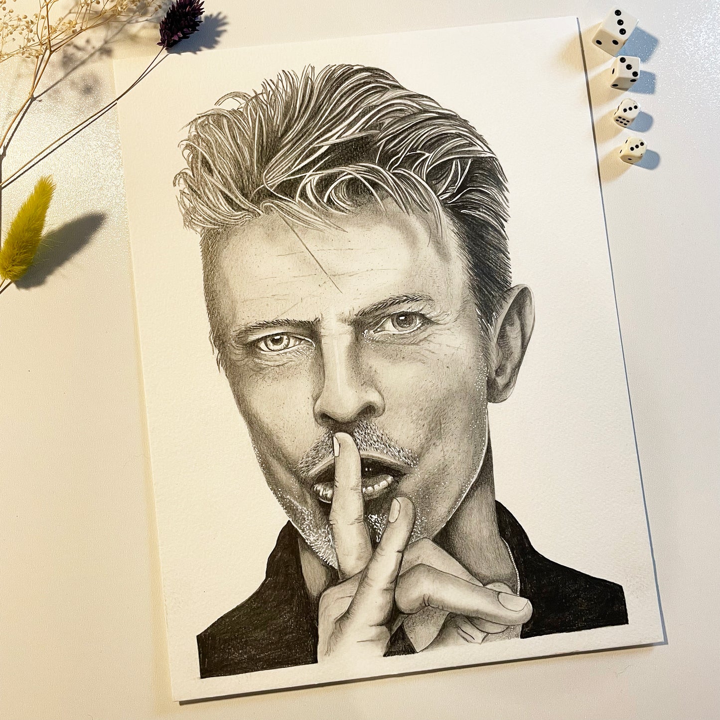 Portrait de David Bowie  ⋆ Réalisé aux crayons graphites